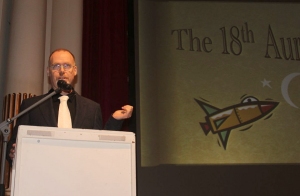 2012 Scott Westerfeld presenting